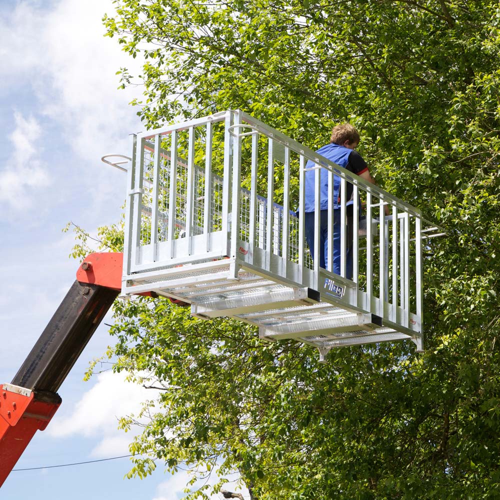 »Wide« working platform